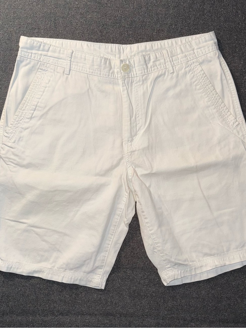 Save Khaki United (S.K.U.) Men's White Casual Cotton Shorts